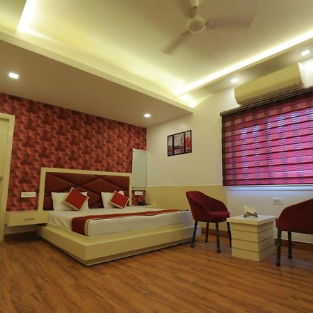 Hotel Sahib'S Red Carpet - The Family & Corporate Hotel Agra  Buitenkant foto