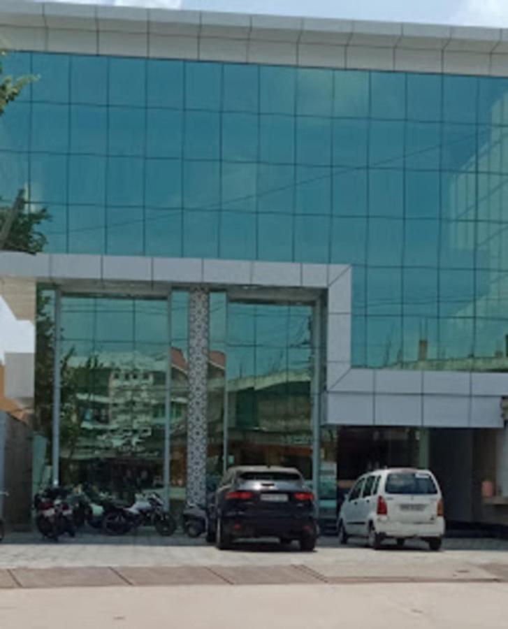 Hotel Sahib'S Red Carpet - The Family & Corporate Hotel Agra  Buitenkant foto