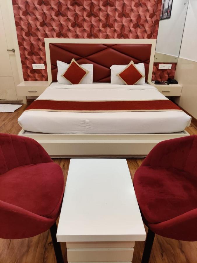 Hotel Sahib'S Red Carpet - The Family & Corporate Hotel Agra  Buitenkant foto