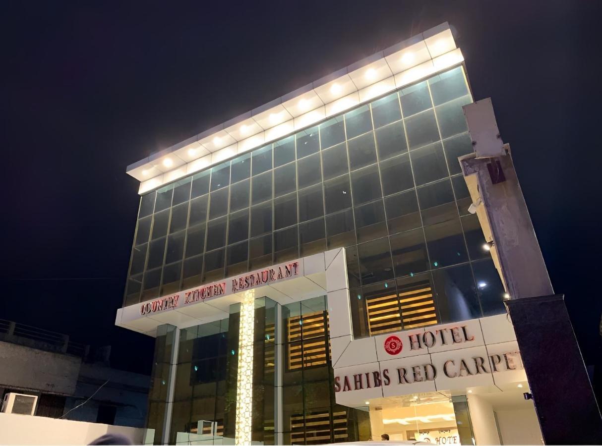 Hotel Sahib'S Red Carpet - The Family & Corporate Hotel Agra  Buitenkant foto