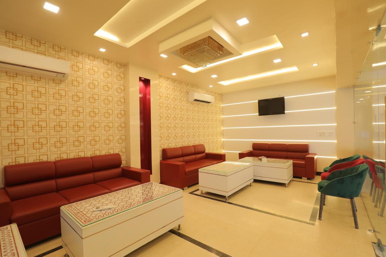 Hotel Sahib'S Red Carpet - The Family & Corporate Hotel Agra  Buitenkant foto
