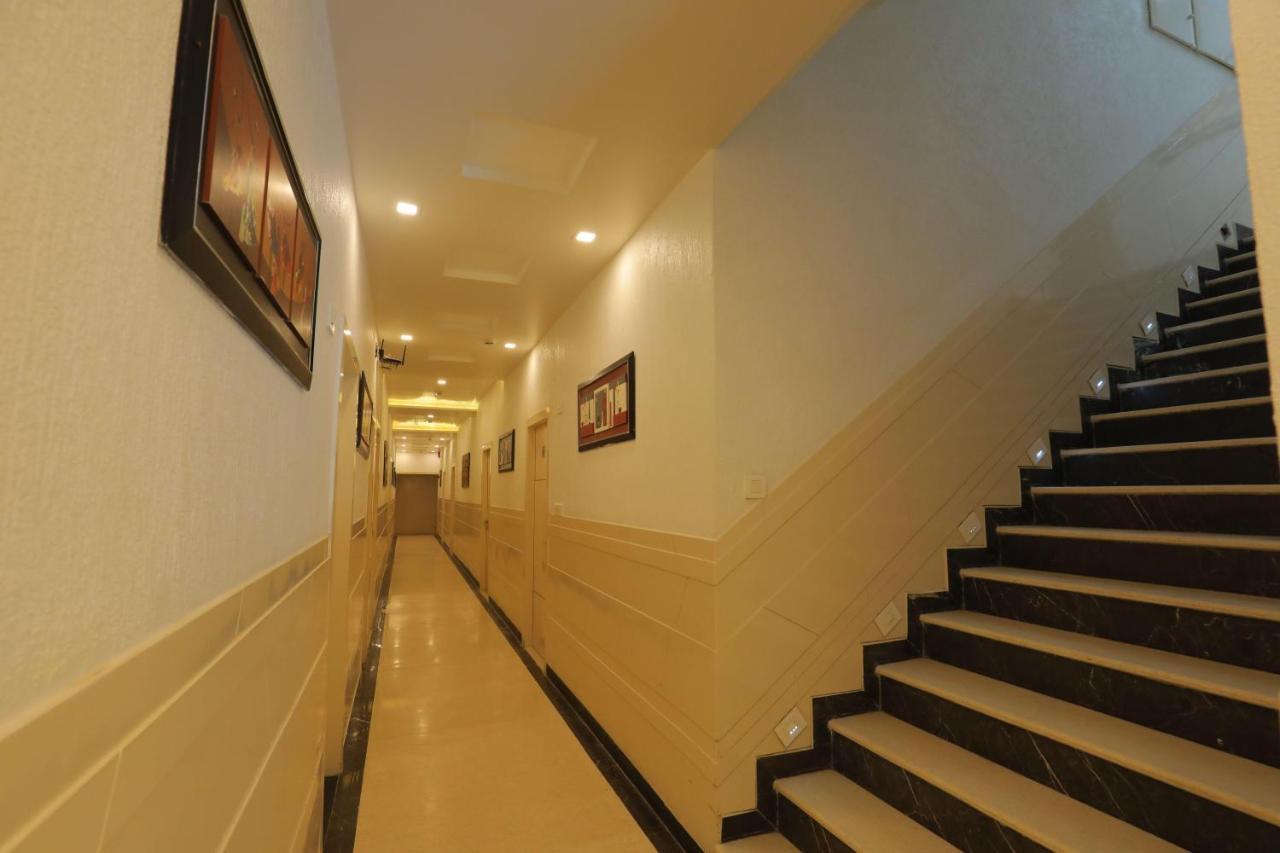 Hotel Sahib'S Red Carpet - The Family & Corporate Hotel Agra  Buitenkant foto
